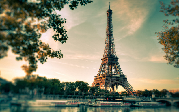 Eiffel Tower Photo