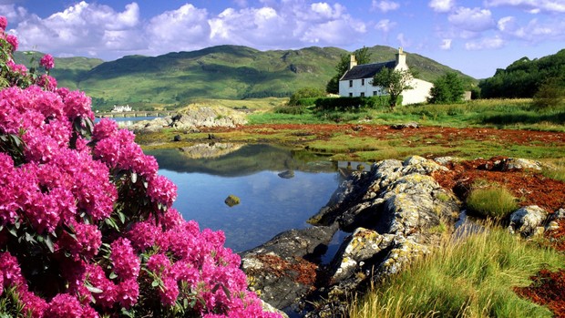 Beautiful Scottish Landscape Wallpaper