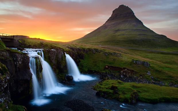 Icelandic Nature Desktop Background